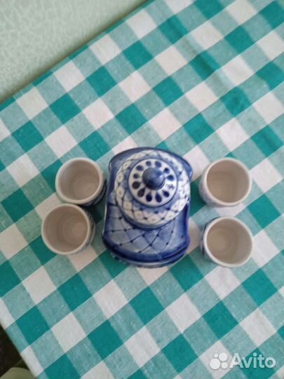 Штоф с четырьмя рюмками