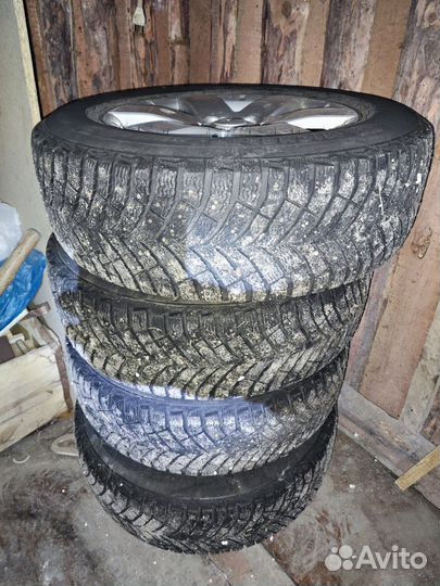 Michelin X-Ice North 4 SUV 235/65 R17