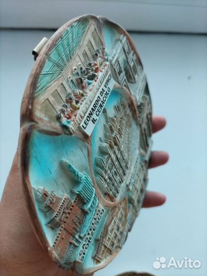 Сувенирные тарелки из разных стран