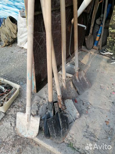 Вилы, лопаты штыковые, кувалда