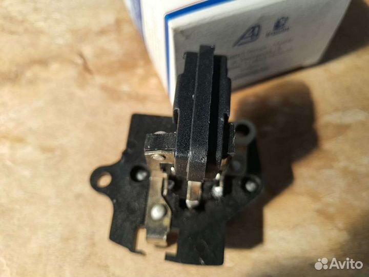 Щетки Генератора Ваз 2109 2107 2106 Нива