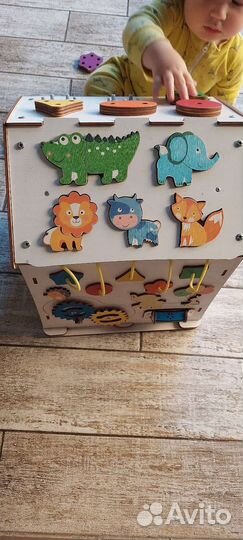 Бизиборд домик