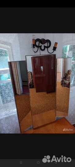 Трюмо с зеркалом