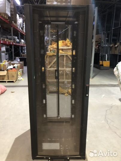 Серверный Шкаф APC AR3150