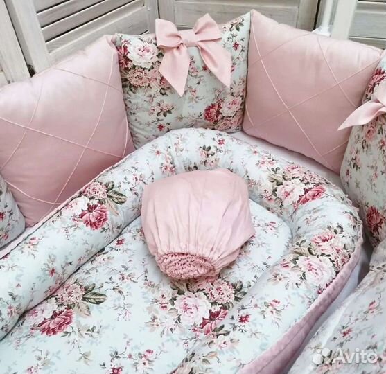 Бортики в кроватку. Косичка. Подушки