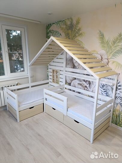 Детская кроватка домик угловая