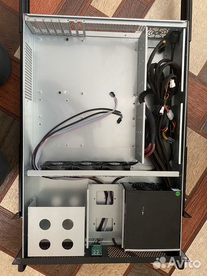 Серверный корпус 2u с бп 600Ват рельсы