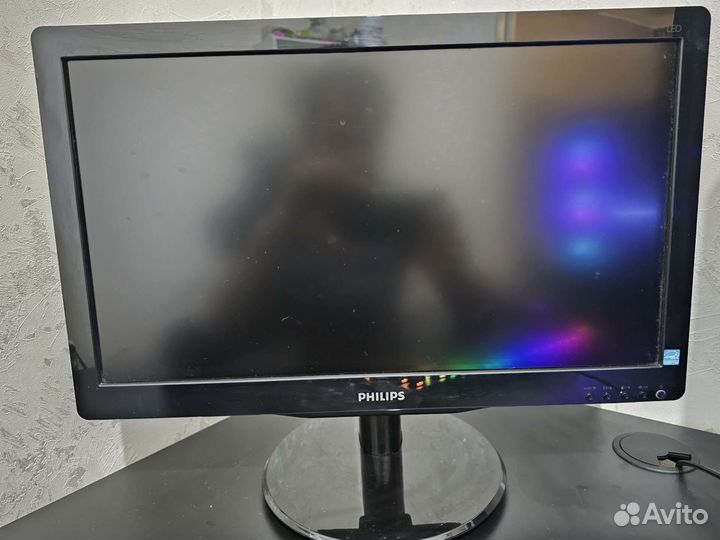 Монитор Philips 19.5