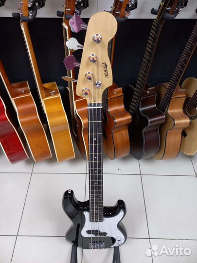 Бас-гитара Новая