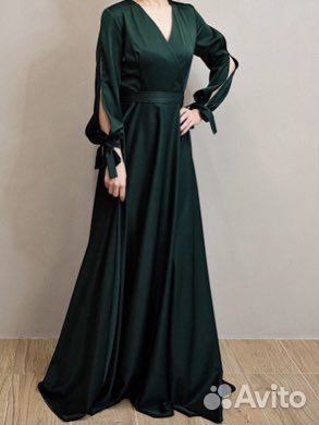 Изумрудное платье в пол