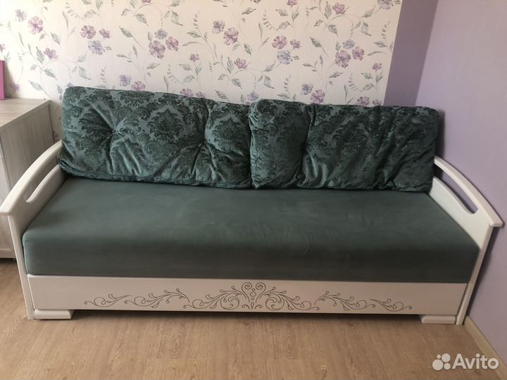 Диван