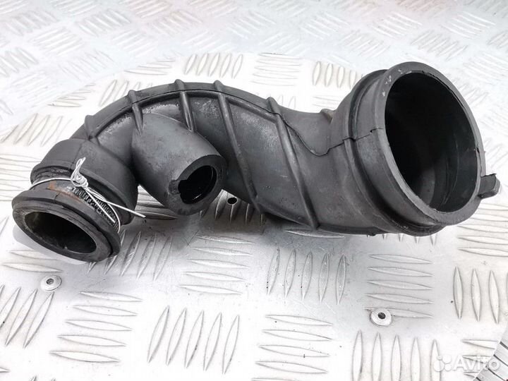 Патрубок воздушного фильтра Ford Fusion 2004