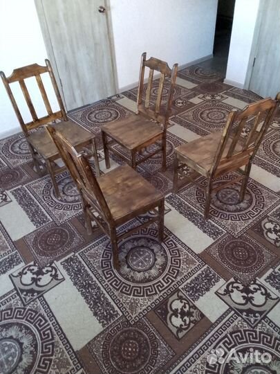 Табуреты,стол,стулья