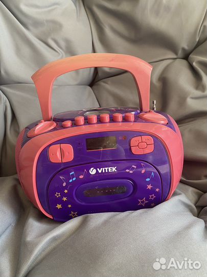 Магнитофон Vitek с винкс