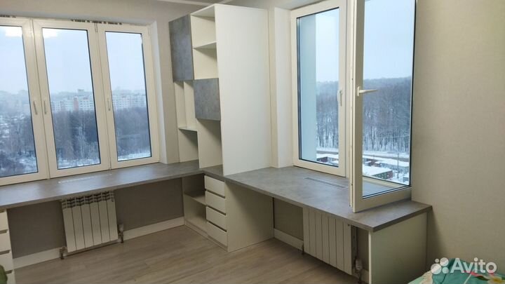 Два стола с ящиками К 674