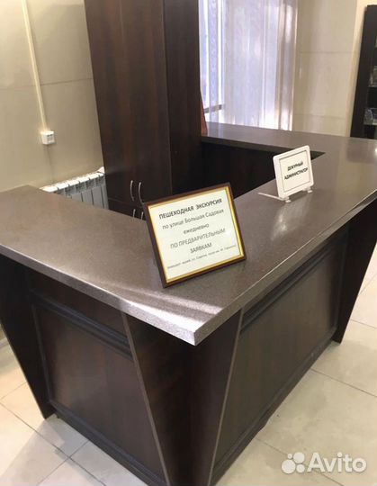 Ресепшн для клиники из искусственного камня