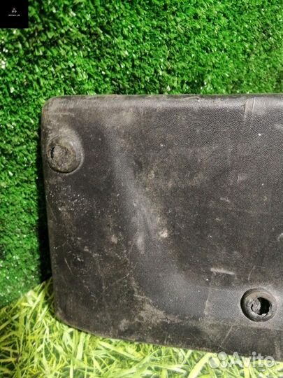 Молдинг переднего бампера левый Renault T-Series