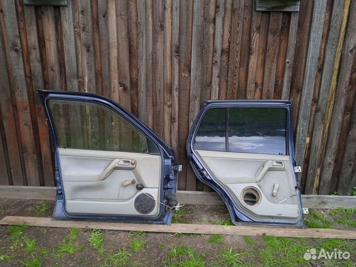 Volkswagen vento двери