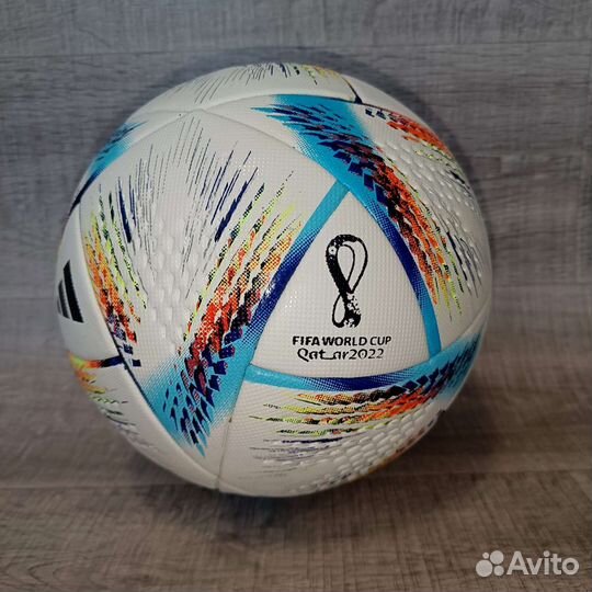 Новый Adidas футбольный мяч