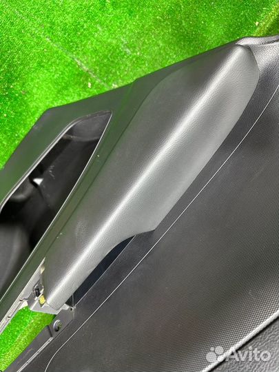 Обшивка боковой двери задняя левая Ssangyong