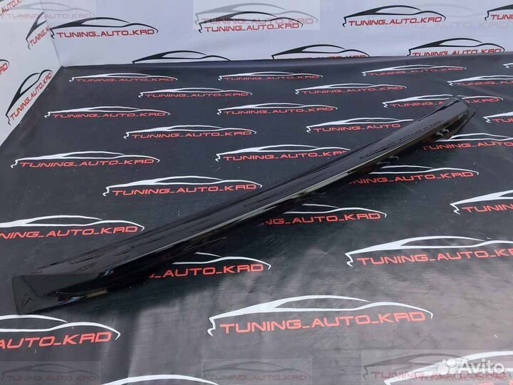 Спойлер Toyota Land Cruiser 200 S4604