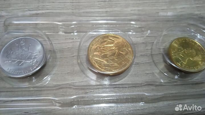 Набор марок и монет