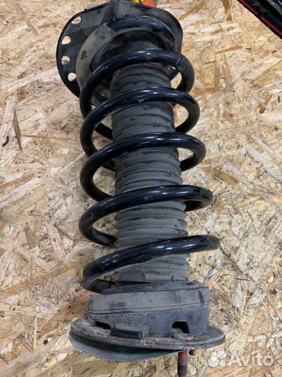 Стойка подвески задняя левая Land Rover Freelander