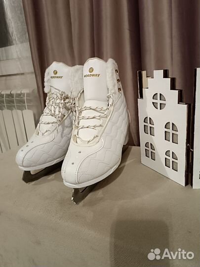 Новые фигурные коньки Nordway Vita 40 размер