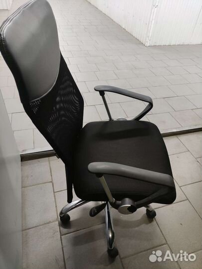 Офисные кресла