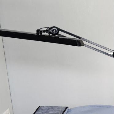 Лампа на струбцине