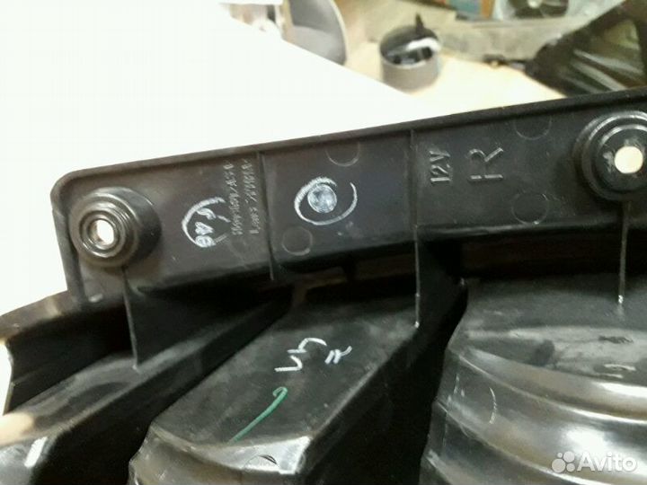 Сузуки SX4 задний правый фонарь