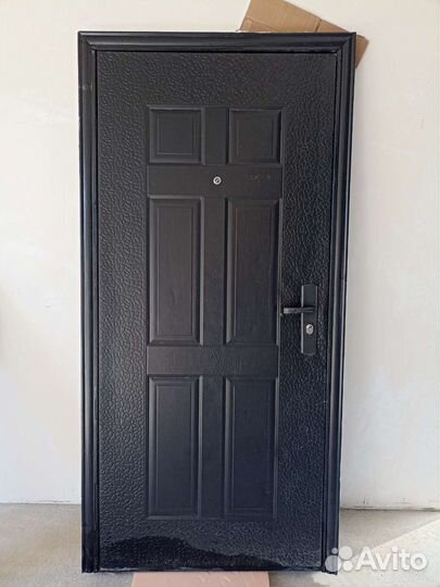 Дверь входная металлическая бу (88.5*197.5)