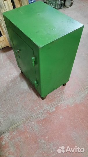 Сейф металлический