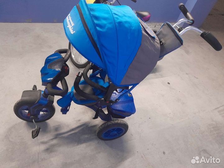 Детский велосипед с ручкой