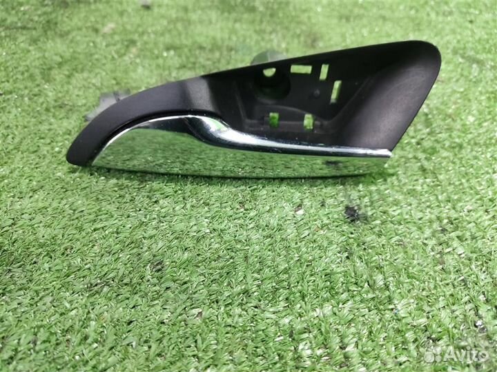 Ручка двери внутренняя левая Opel Astra J 2010