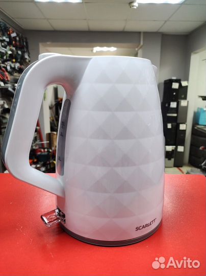 Чайник Scarlett SC-EK18P49