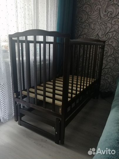 Кровать
