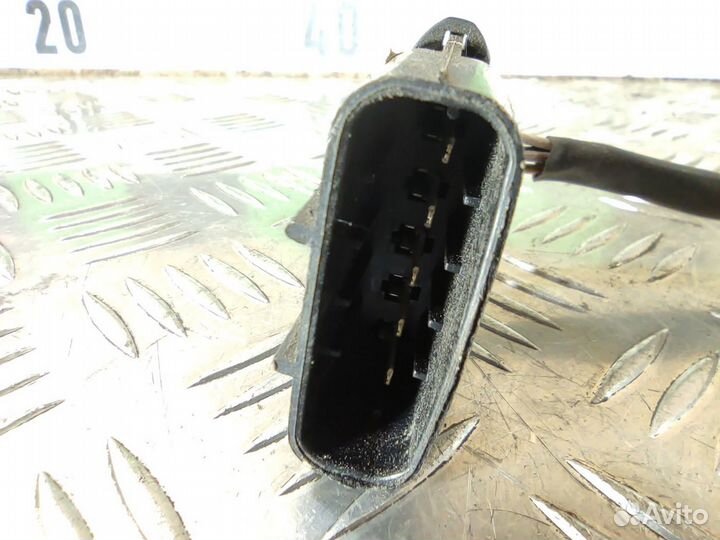 Моторчик стеклоочистителя передний Opel Omega B