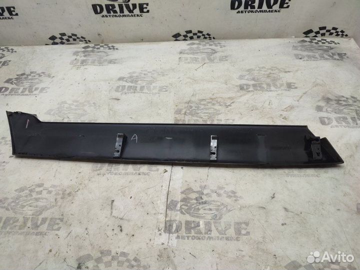 Накладка двери задняя правая Toyota Noah ZRR80W