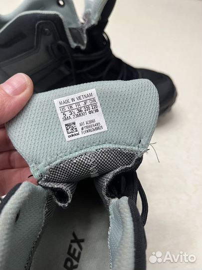 Кроссовки женские adidas размер 35,5-36