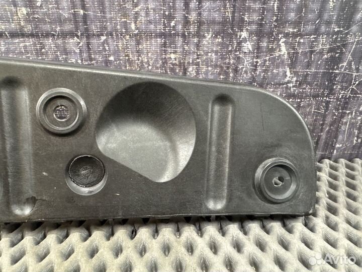 Крепление бампера заднее левое Audi A4 B6 AMB 2004