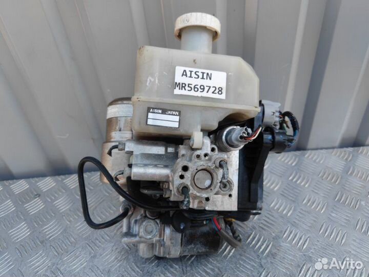 Блок ABS Mitsubishi Pajero 4 2010