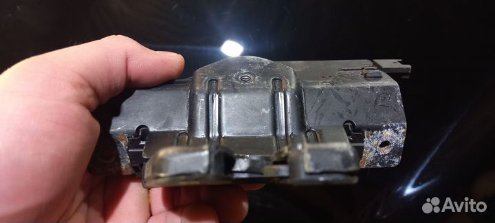 Замок крышки багажника бмв е90