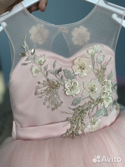 Нарядное платье для девочки