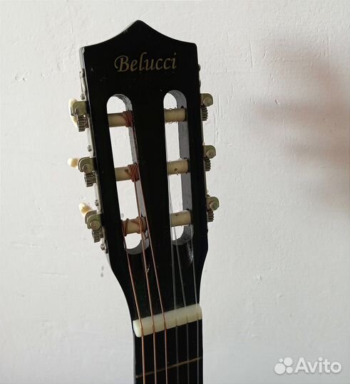 Продам гитару (классическая)