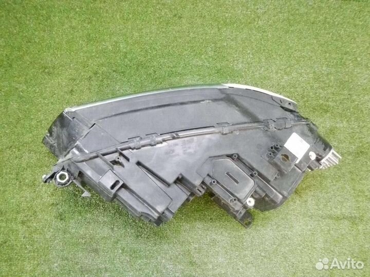 Фара правая Volkswagen Tiguan