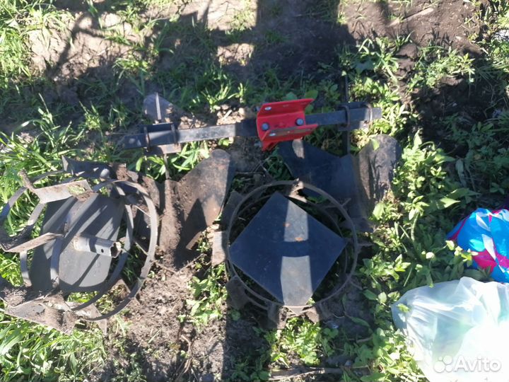 Окучник и колеса зацепы с плугом