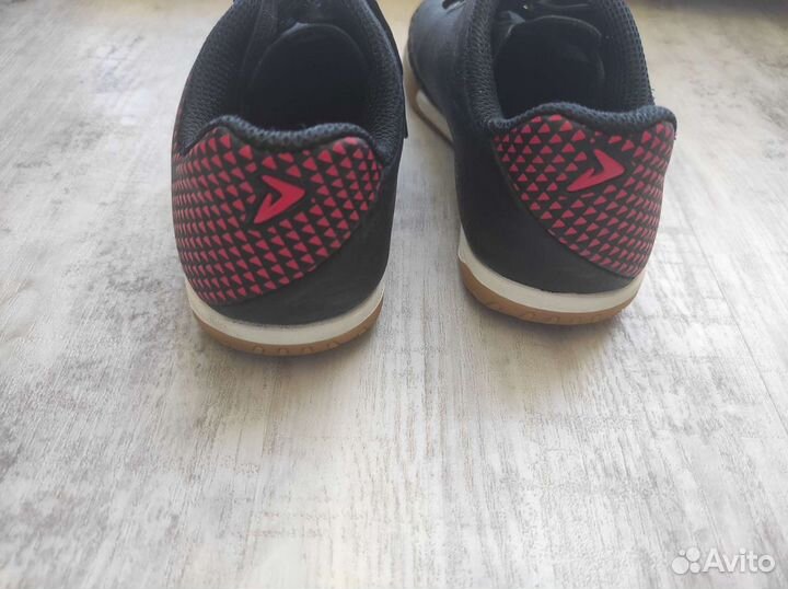 Футзалки Demix