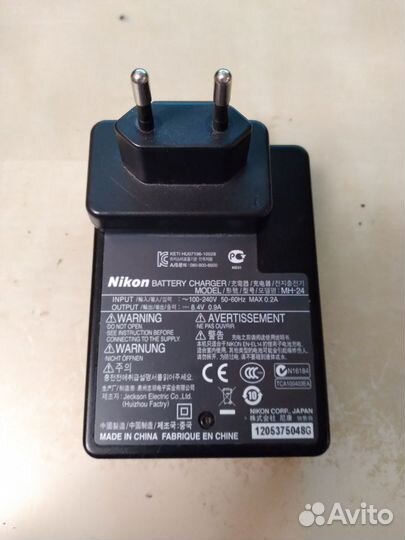 Зарядное устройство Nikon Battery Charger MH-24