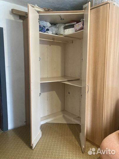 Угловой модульный шкаф с зеркалом